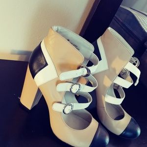 Mojo moxy chunky heel shoe! 9M